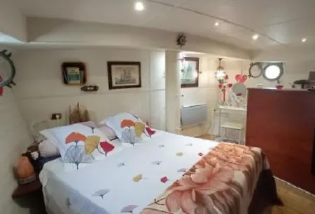 Bateau Mariance Oda ve Kahvaltı Ginestas