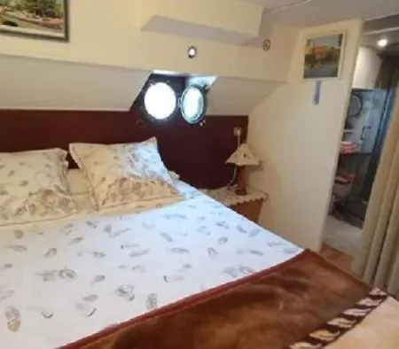 Oda ve Kahvaltı Bateau Mariance