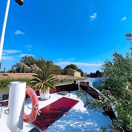 Bateau Mariance לינה וארוחת בוקר