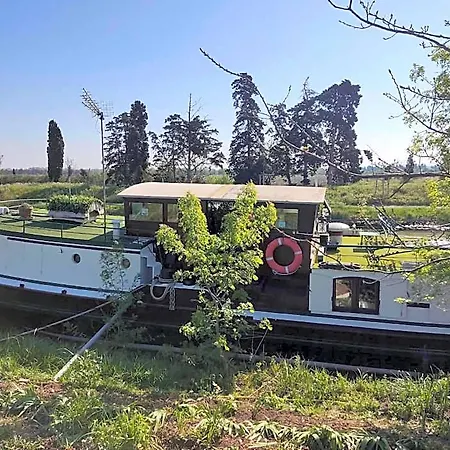 Bateau Mariance לינה וארוחת בוקר